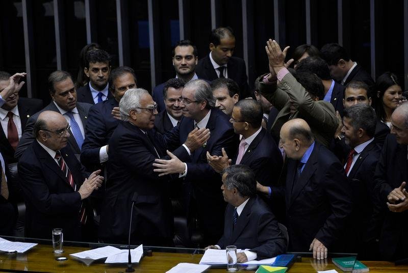 Sete dos parlamentares pertencem ao PMDB e um ao PROS