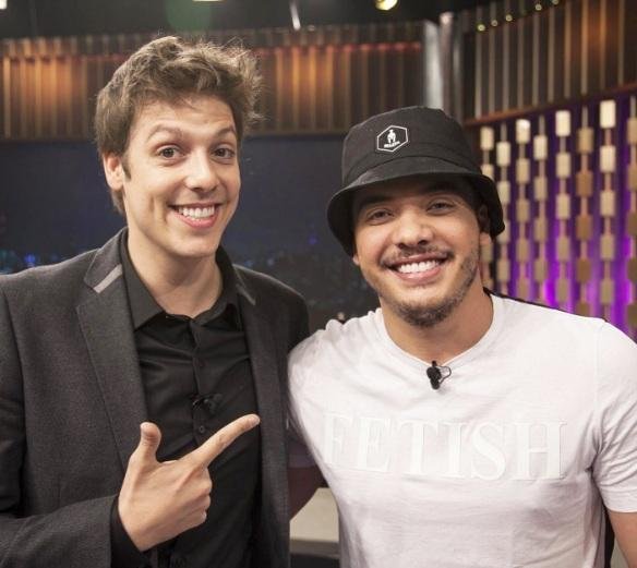 Wesley Safad&atilde;o dan&ccedil;ou com F&aacute;bio Porchat no talk show