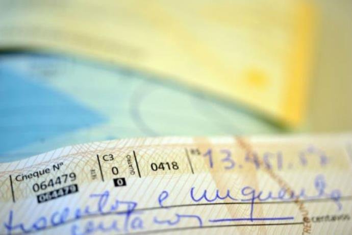 Juros do cheque especial bateu o recorde da s&eacute;rie hist&oacute;rica do Banco Central