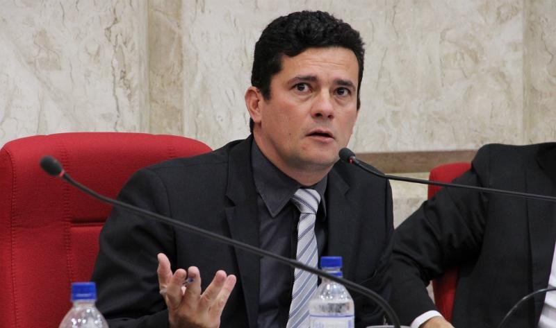 Moro recebeu homenagem do Ex&eacute;rcito com a Medalha do Pacificador