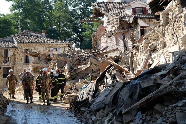 It&aacute;lia decreta emerg&ecirc;ncia em &aacute;reas afetadas por terremoto