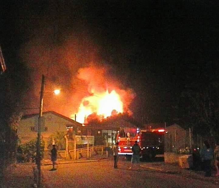 Bombeiros pediram ajuda a munic&iacute;pio vizinho para combater o fogo