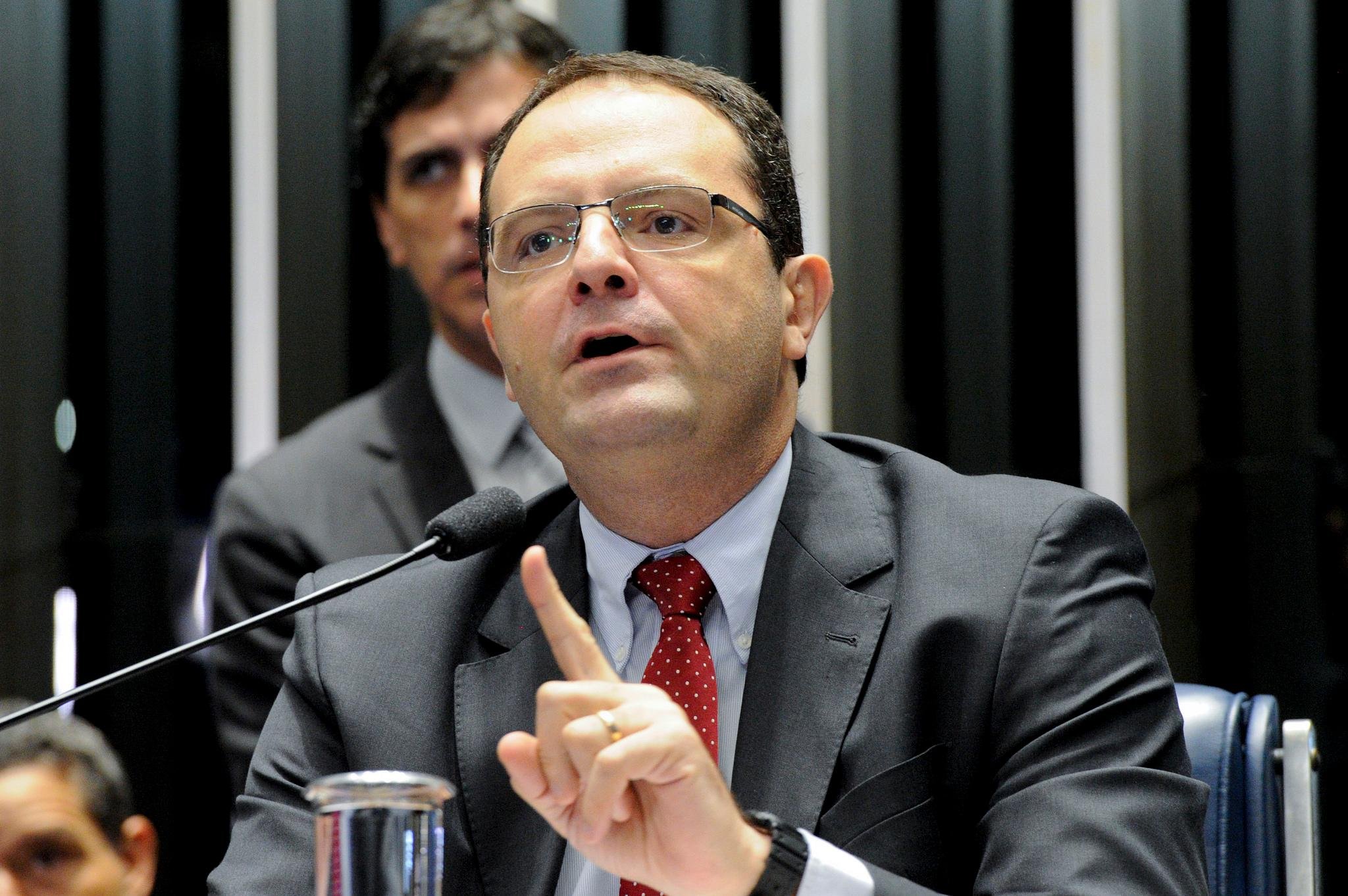 Ex-ministro da Fazenda reafirma legalidade em atos de Dilma