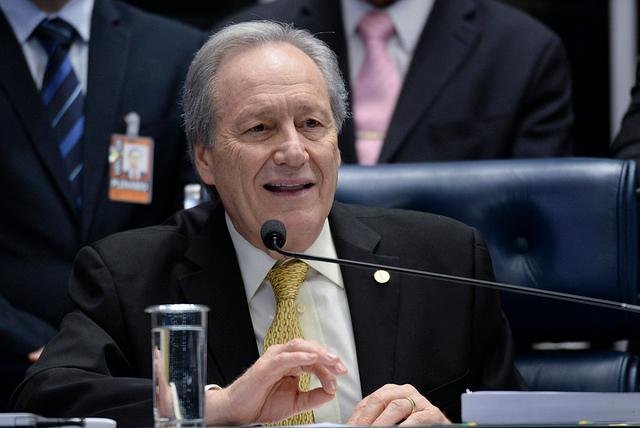Julgamento do impeachment de Dilma ser&aacute; retomado segunda