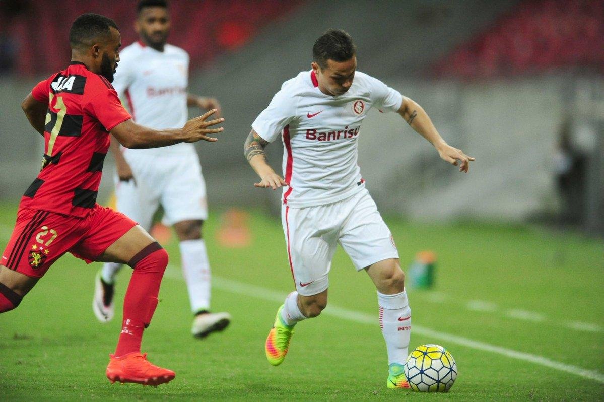 Colorado segurou vit&oacute;ria at&eacute; os 44 minutos, mas sofreu o 1 a 1 em bola al&ccedil;ada na &aacute;rea