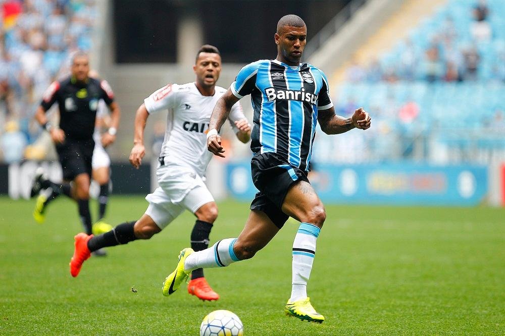 Gr&ecirc;mio tenta adiar partida contra Botafogo
