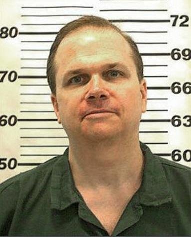 Chapman foi condenado em 1981 a uma pena entre 20 anos de pris&atilde;o e pris&atilde;o perp&eacute;tua