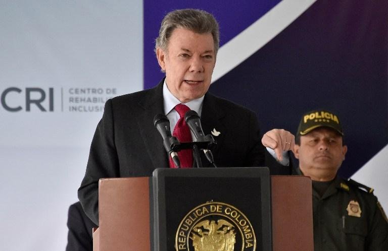 Medida, decretada na sexta-feira por Santos com evidente alegria, foi replicada no domingo a partir de Havana pelo chefe das Farc com igual emo&ccedil;&atilde;o