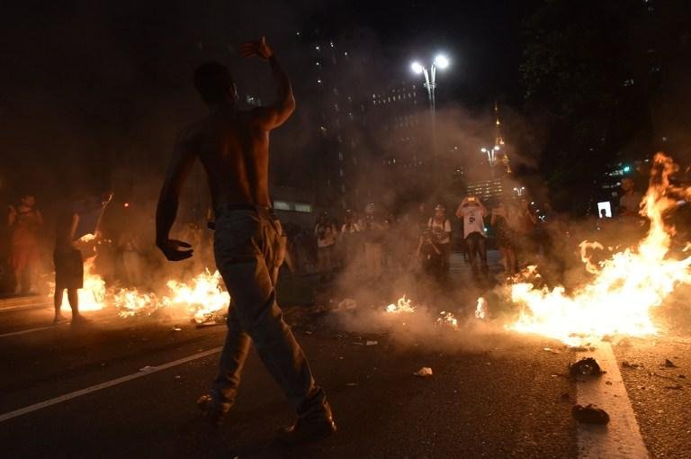 Manifesta&ccedil;&otilde;es contra o impeachment bloqueiam vias em S&atilde;o Paulo
