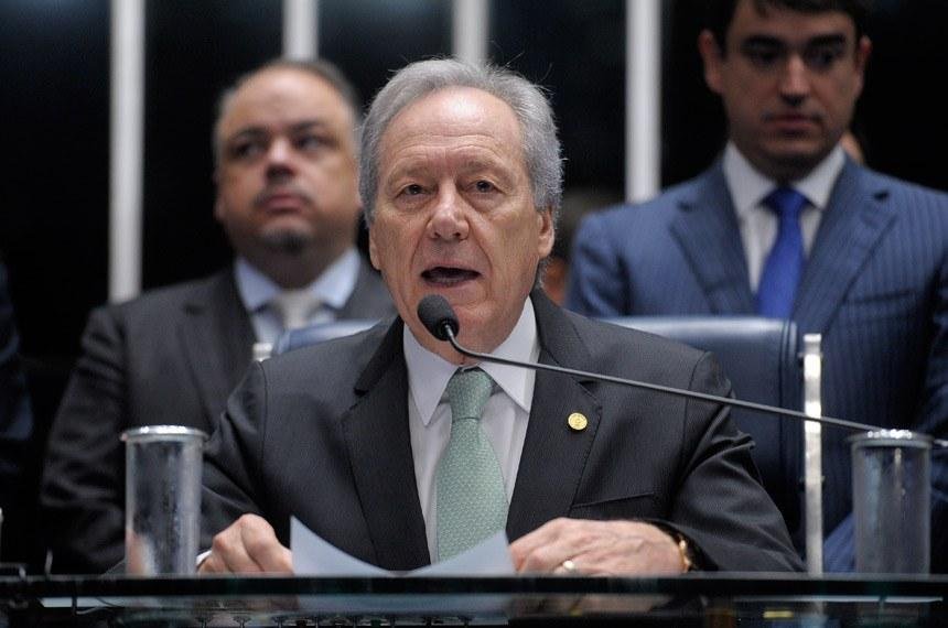 Presidente do STF, Ricardo Lewandowsik, disse que ir&aacute; suspender sess&atilde;o para n&atilde;o avan&ccedil;ar pela madrugada 