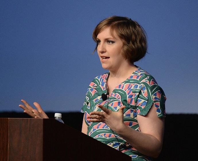 Em 2014, Lena Dunham tamb&eacute;m lan&ccedil;ou "N&atilde;o Sou Uma Dessas"