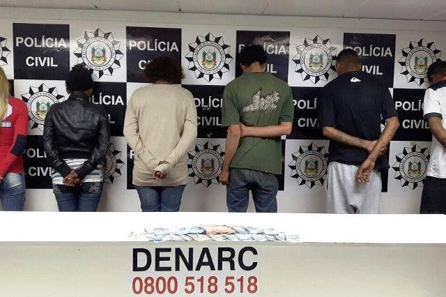 Opera&ccedil;&atilde;o desarticula esquema de venda drogas em Porto Alegre 