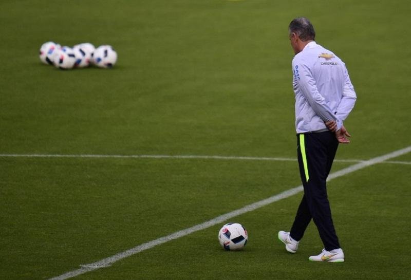 Em sua estreia na Sele&ccedil;&atilde;o, Tite vai optar por experi&ecirc;ncia contra Equador