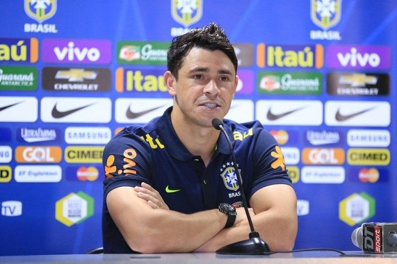 Na Sele&ccedil;&atilde;o Brasileira, Giuliano v&ecirc; Tite como fundamental para sua evolu&ccedil;&atilde;o