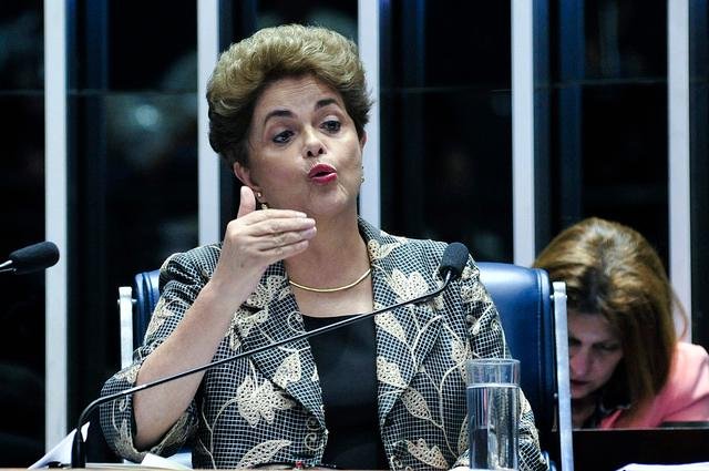 Senadores mant&ecirc;m os direitos pol&iacute;ticos de Dilma 