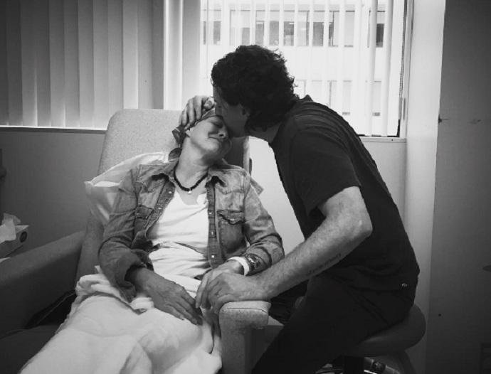 Atriz de 45 anos compartilhou imagens do tratamento no Instagram