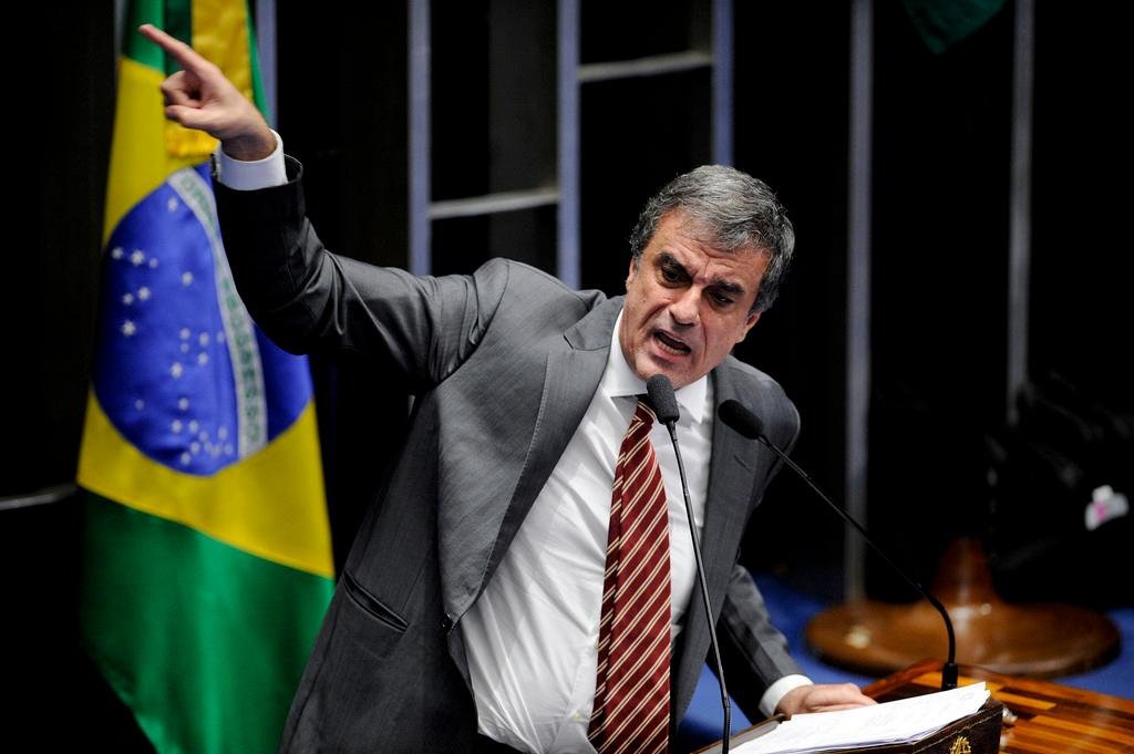 Defesa de Dilma Rousseff ir&aacute; recorrer da decis&atilde;o do Senado