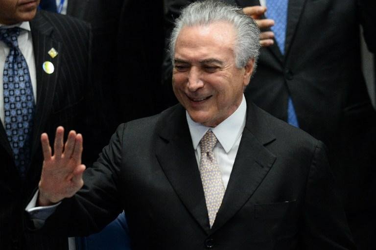 Michel Temer toma posse como presidente e ter&aacute; mandato at&eacute; 2018