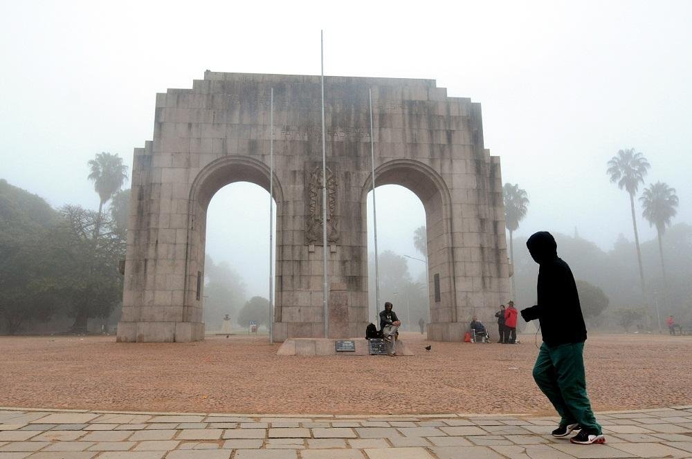 Quinta deve ter per&iacute;odos de maior nebulosidade, sem afastar a precipita&ccedil;&atilde;o fraca e passageira