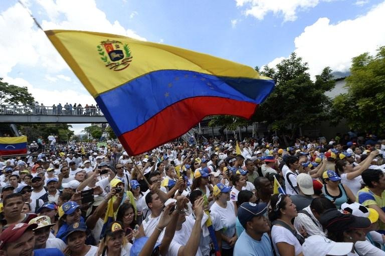 Oposi&ccedil;&atilde;o venezuelana convoca nova marcha para exigir referendo