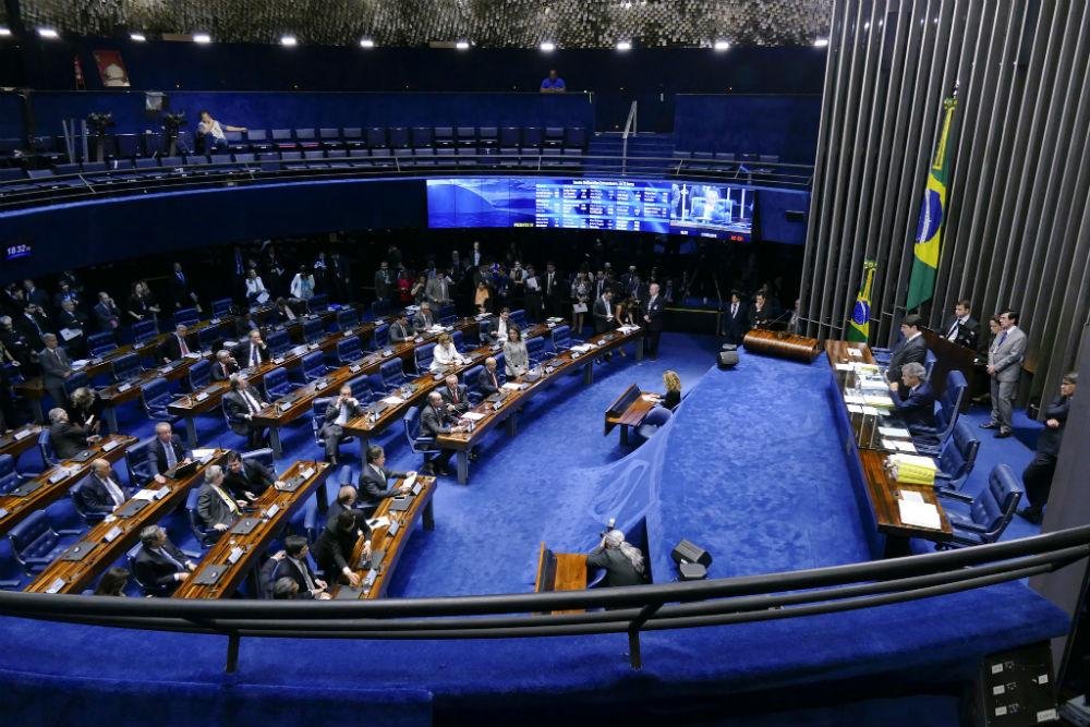 Em decis&atilde;o ap&oacute;s aprova&ccedil;&atilde;o do processo de impeachment, a ex-presidente Dilma manteve seus direitos pol&iacute;ticos