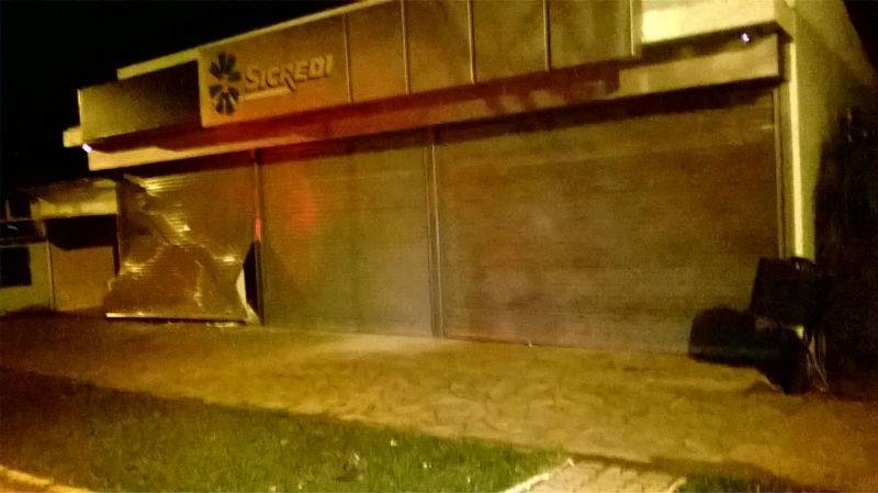 Quadrilha explode ag&ecirc;ncia banc&aacute;ria na Serra 