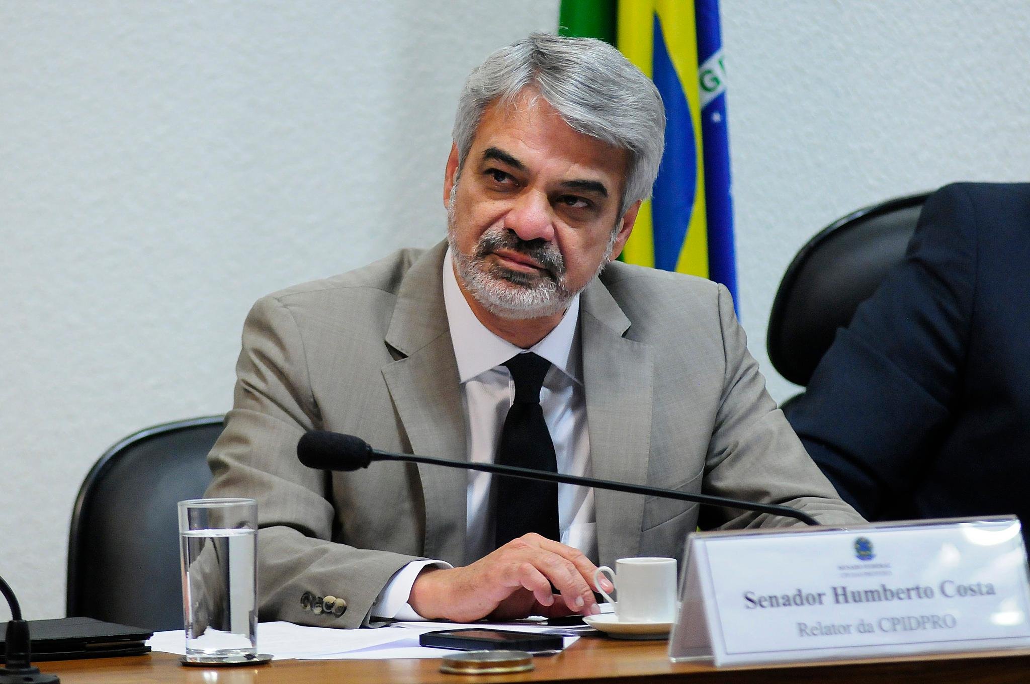 Humberto Costa diz que pedido do PSDB contra fatiamento &eacute; "faca de dois gumes"