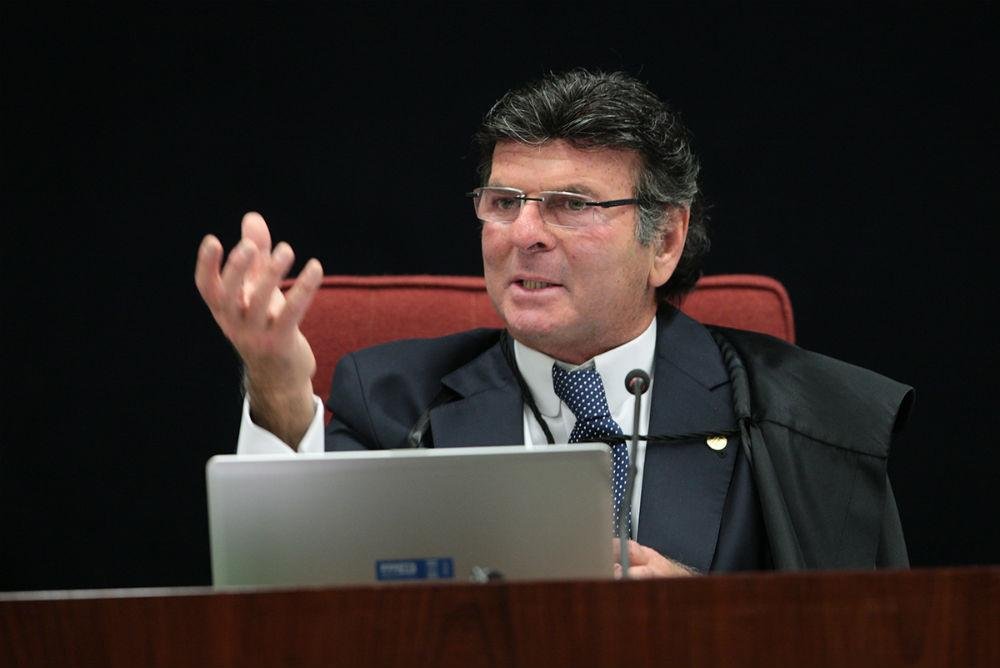 Barroso e Fux avaliaram que Corte avaliar&aacute; se precisa interferir na decis&atilde;o do Senado