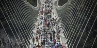 Ponte de vidro mais comprida do mundo é fechada na China