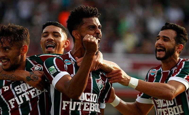 Fluminense leva susto, mas vence Figueirense e fica mais perto do G4
