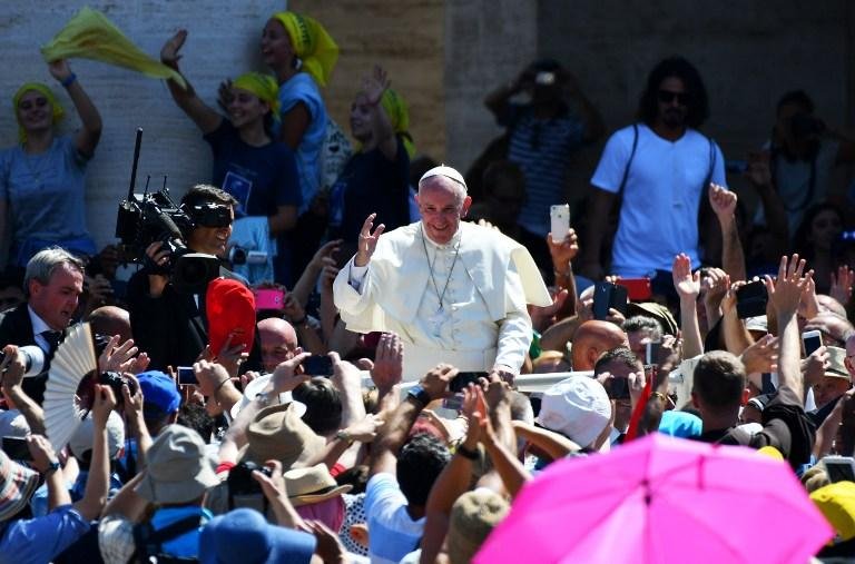 Papa anunciou a canoniza&ccedil;&atilde;o de Madre Teresa em missa para mais de 100 mil pessoas no Vaticano