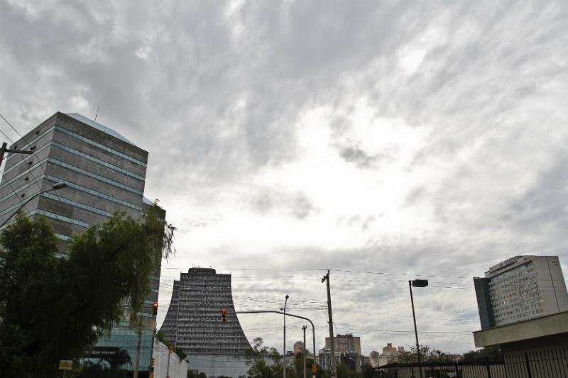 Meteorologia alerta para rajadas acima de 80 km/h no RS nesta ter&ccedil;a