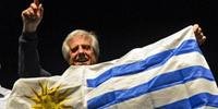 Ministro José Serra criticou Uruguai, do presidente Tabaré Vázquez, por deixar antecipadamente a presidência do Mercosul