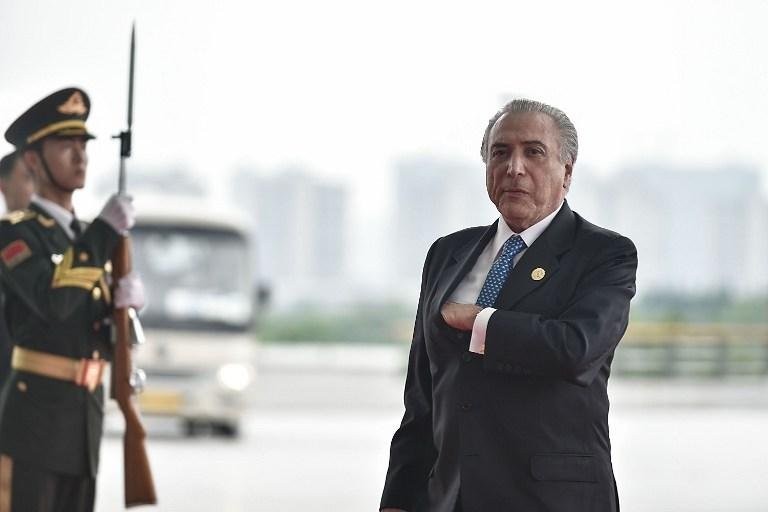 Michel Temer embarcou nesta segunda-feira de volta para o Brasil