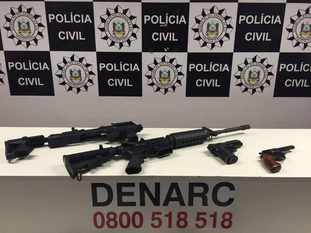 Dois homens foram presos durante opera&ccedil;&atilde;o de busca e apreens&atilde;o