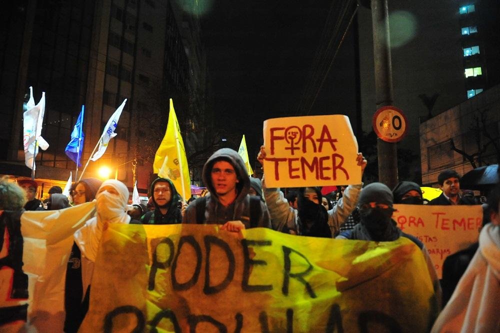 Manifesta&ccedil;&atilde;o percorreu as ruas dos bairros da Cidade Baixa e Centro Hist&oacute;rico