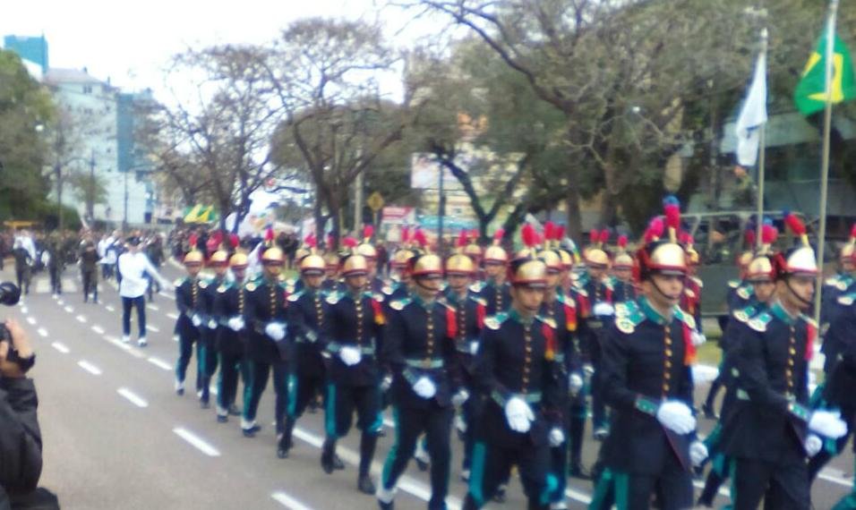 Seis mil participam de Desfile da Independ&ecirc;ncia em Santa Maria