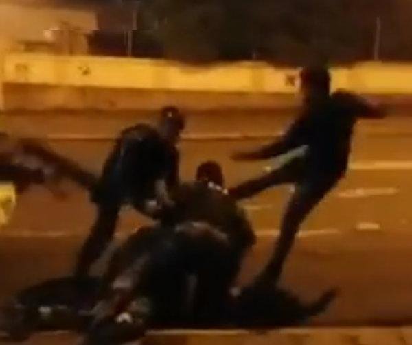 Rapaz de 21 anos chutou a cabe&ccedil;a de um policial durante abordagem