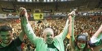 Lula criticou os cortes no Bolsa Família em evento da juventude em Minas Gerais