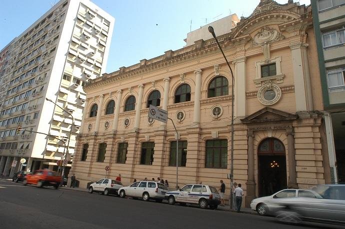 Biblioteca P&uacute;blica do Estado fica na rua Riachuelo, em Porto Alegre
