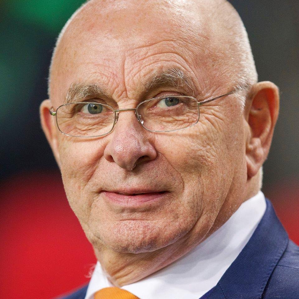 Inglaterra confirma apoio a Van Praag para presid&ecirc;ncia da Uefa 