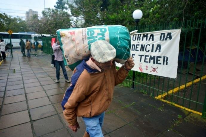 Integrantes do MST estavam acampados nos p&aacute;tios do Incra e Minist&eacute;rio da Fazenda desde a &uacute;ltima segunda-feira