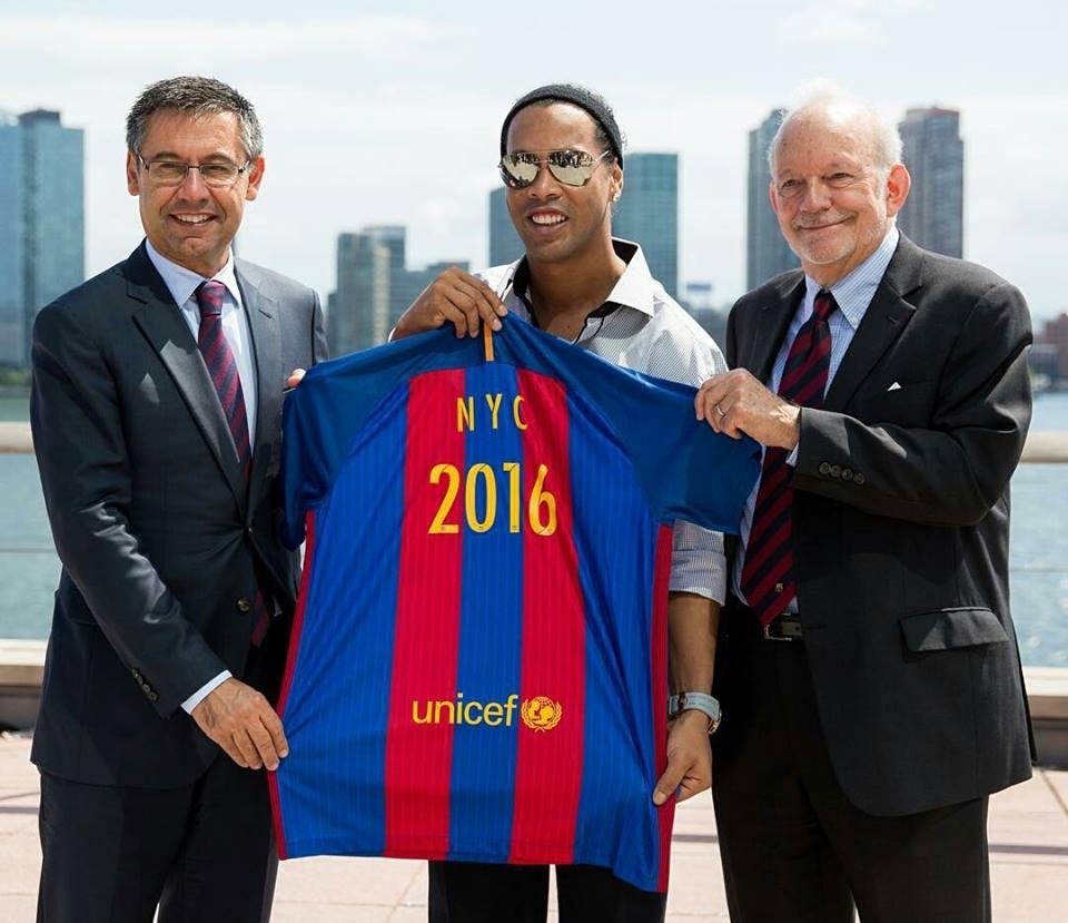 Ronaldinho Ga&uacute;cho revelou aposentadoria para 2017 em evento em Nova Iorque