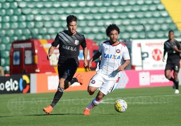 Com a vit&oacute;ria por 1 a 0, catarinenses chegaram a 27 pontos no Brasileir&atilde;o