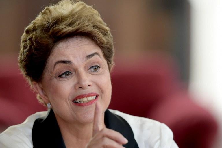 Dilma deve publicar livro sobre passagem e sa&iacute;da do Planalto