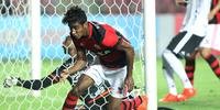 Flamengo ganhou da Ponte Preta por 2 a 1 em Cariacica
