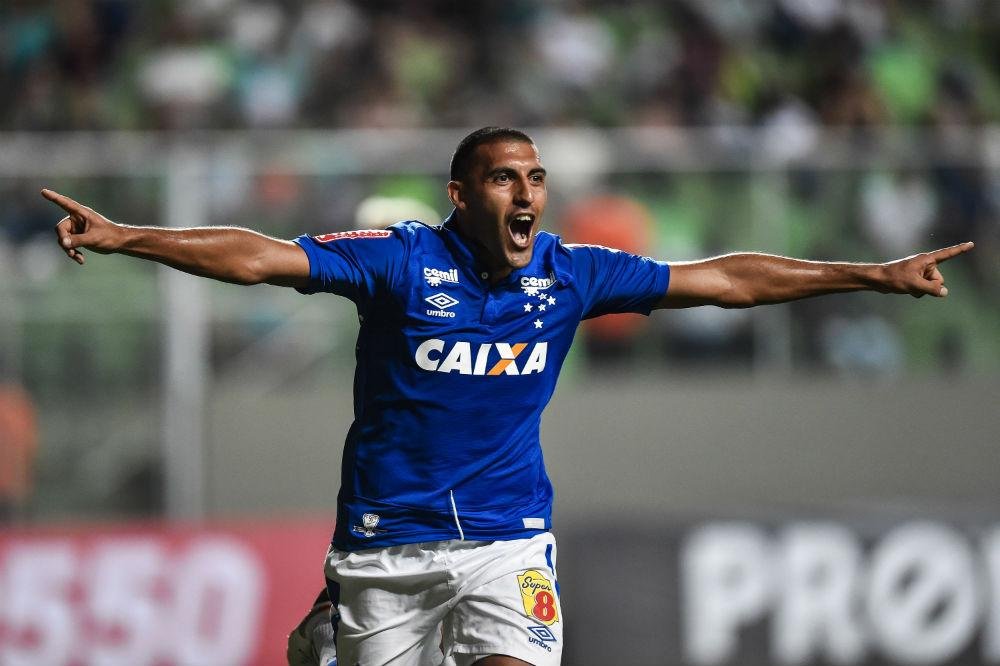 Arrascaeta e &Aacute;bila marcaram para a vit&oacute;ria de 2 a 0