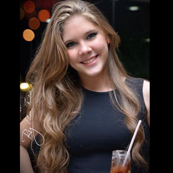 Adolescente &eacute; liberada para voltar ao Brasil ap&oacute;s 18 dias em abrigo nos Estados Unidos