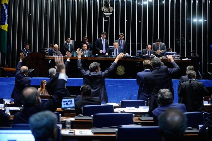 Aprovada redu&ccedil;&atilde;o do n&uacute;mero de minist&eacute;rios no governo Temer para 24