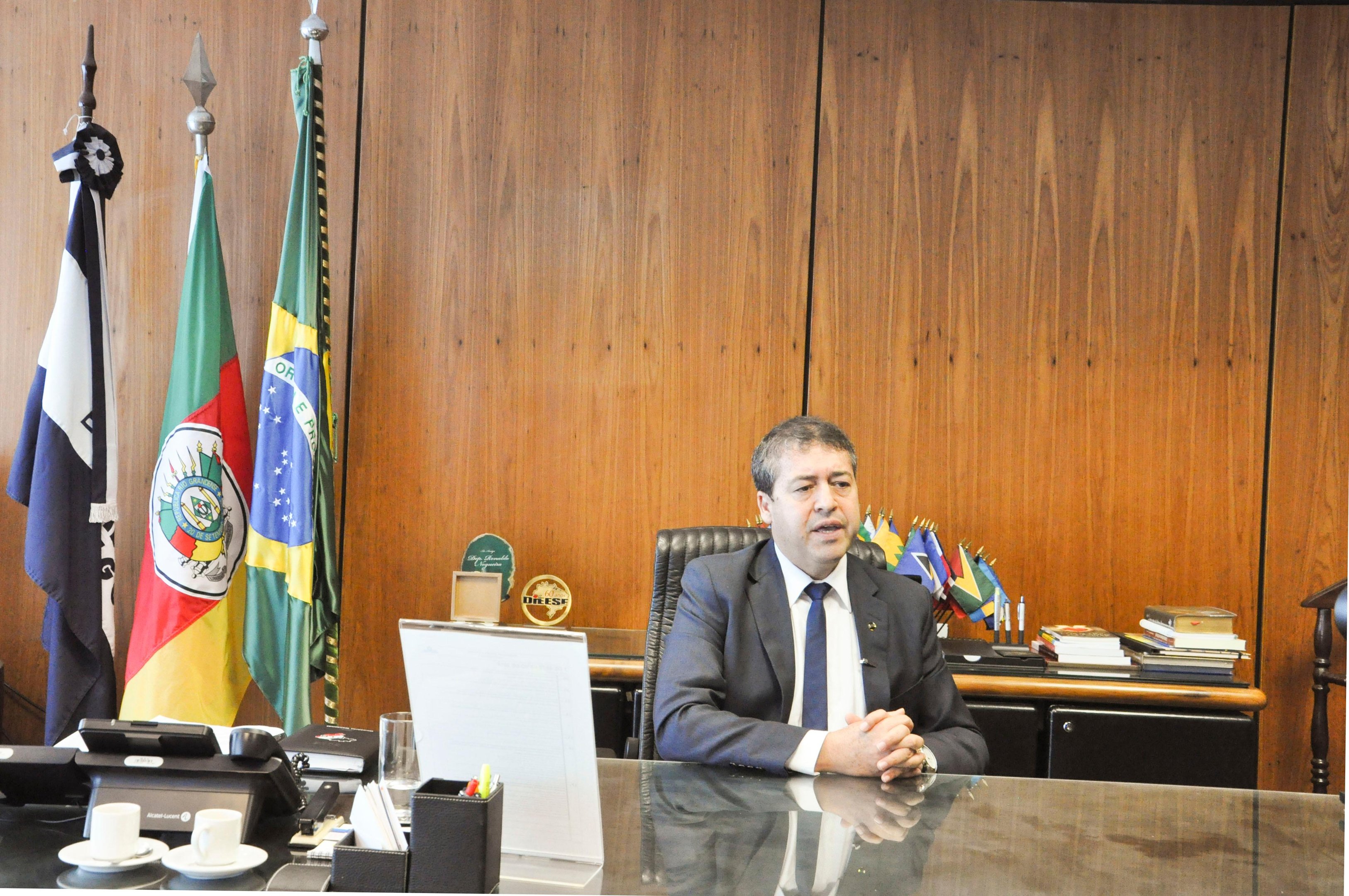 Nogueira disse que reforma trabalhista prev&ecirc; reduzir inseguran&ccedil;a jur&iacute;dica para combater o desemprego